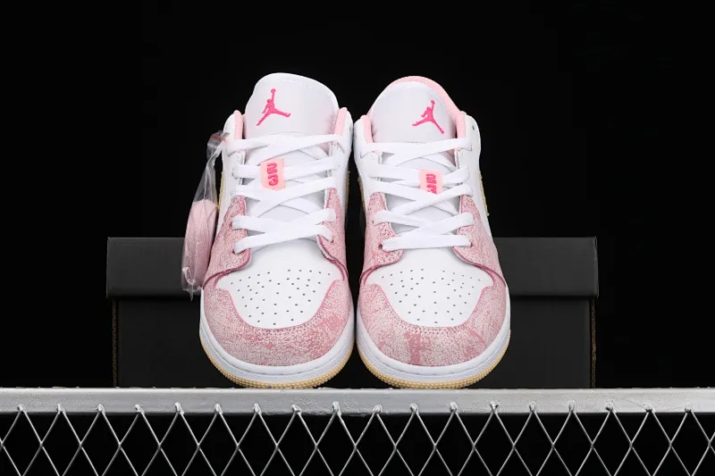 All categories Air Jordan Jordan series basketball shoes Air Jordan 1 Low P version Air Jordan 1 Low GS AJ1 Joe 1 low-top ice cream low-top basketball shoes CW7104-601